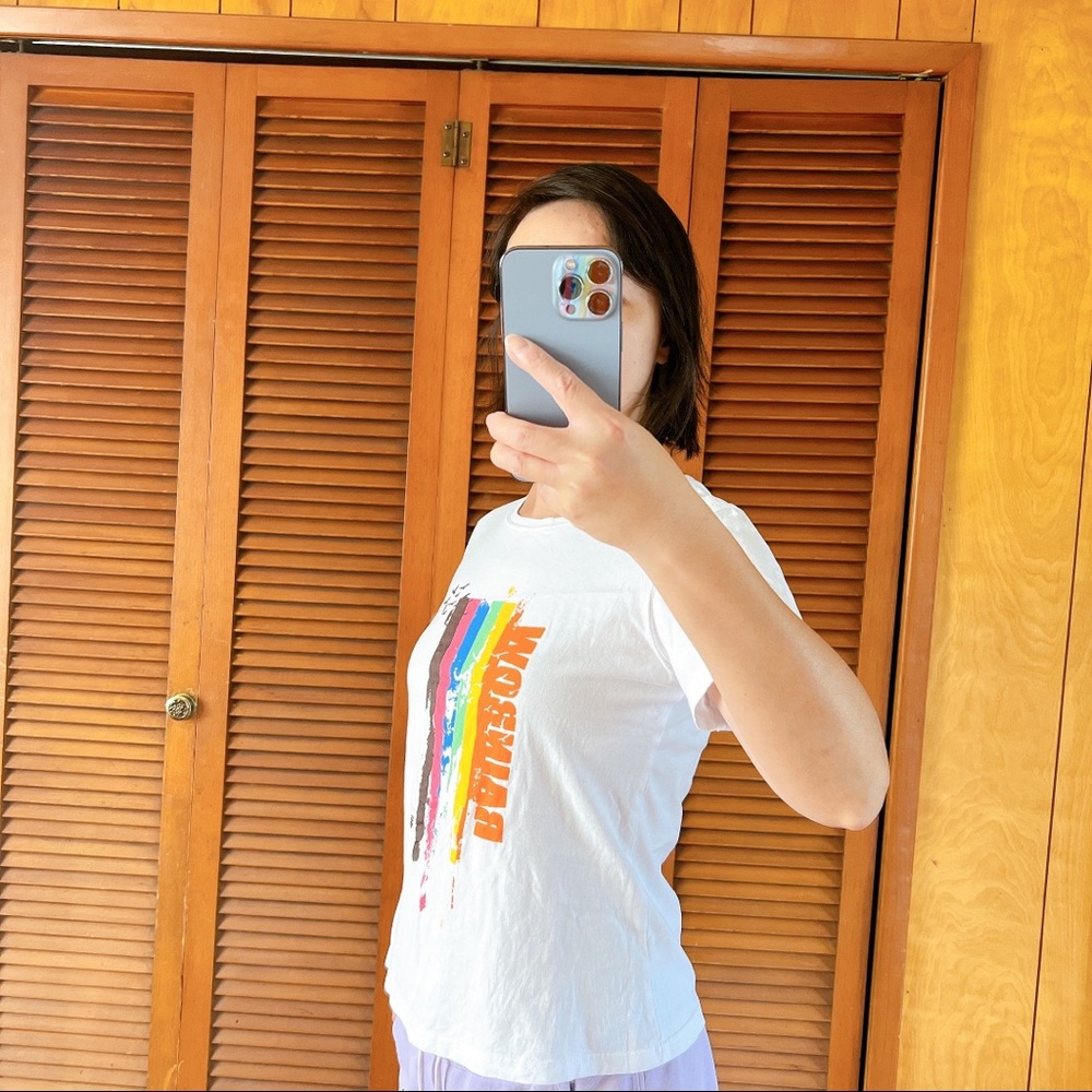 100% cotton t~shirt, size S, comfortable, nice color, good condition,